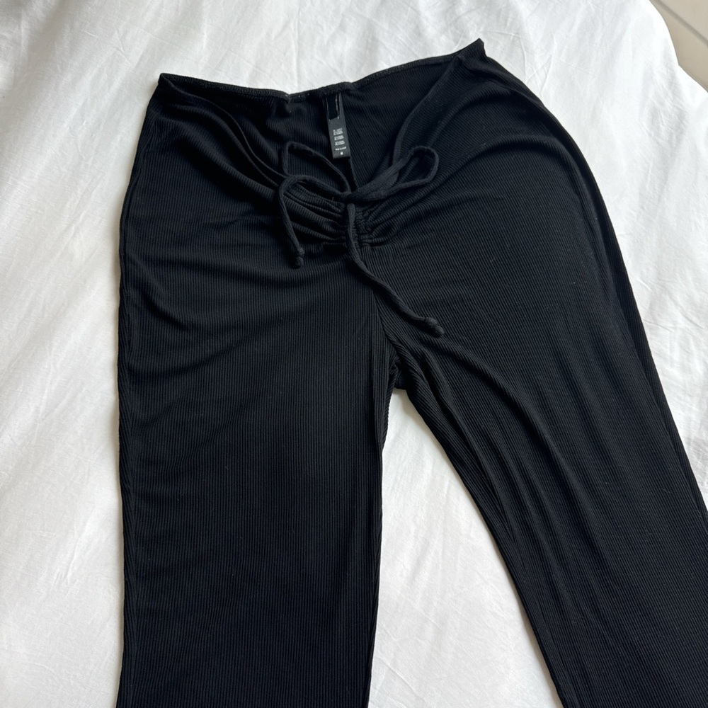 Skims pants